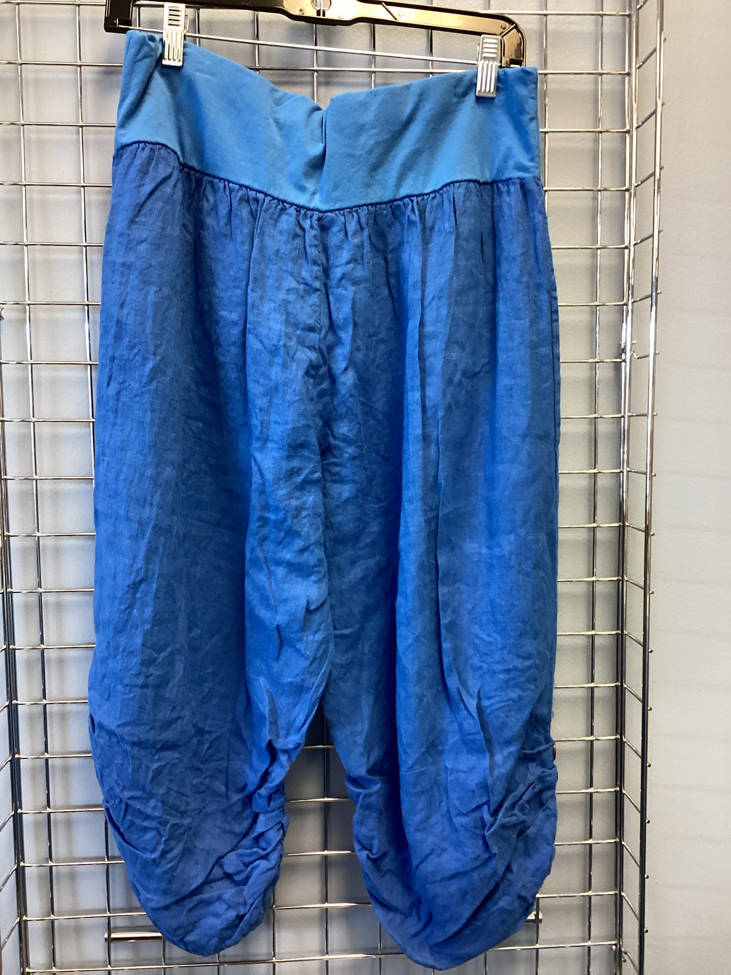 NEW COLLECTION Size One Size Royal Blue Capri