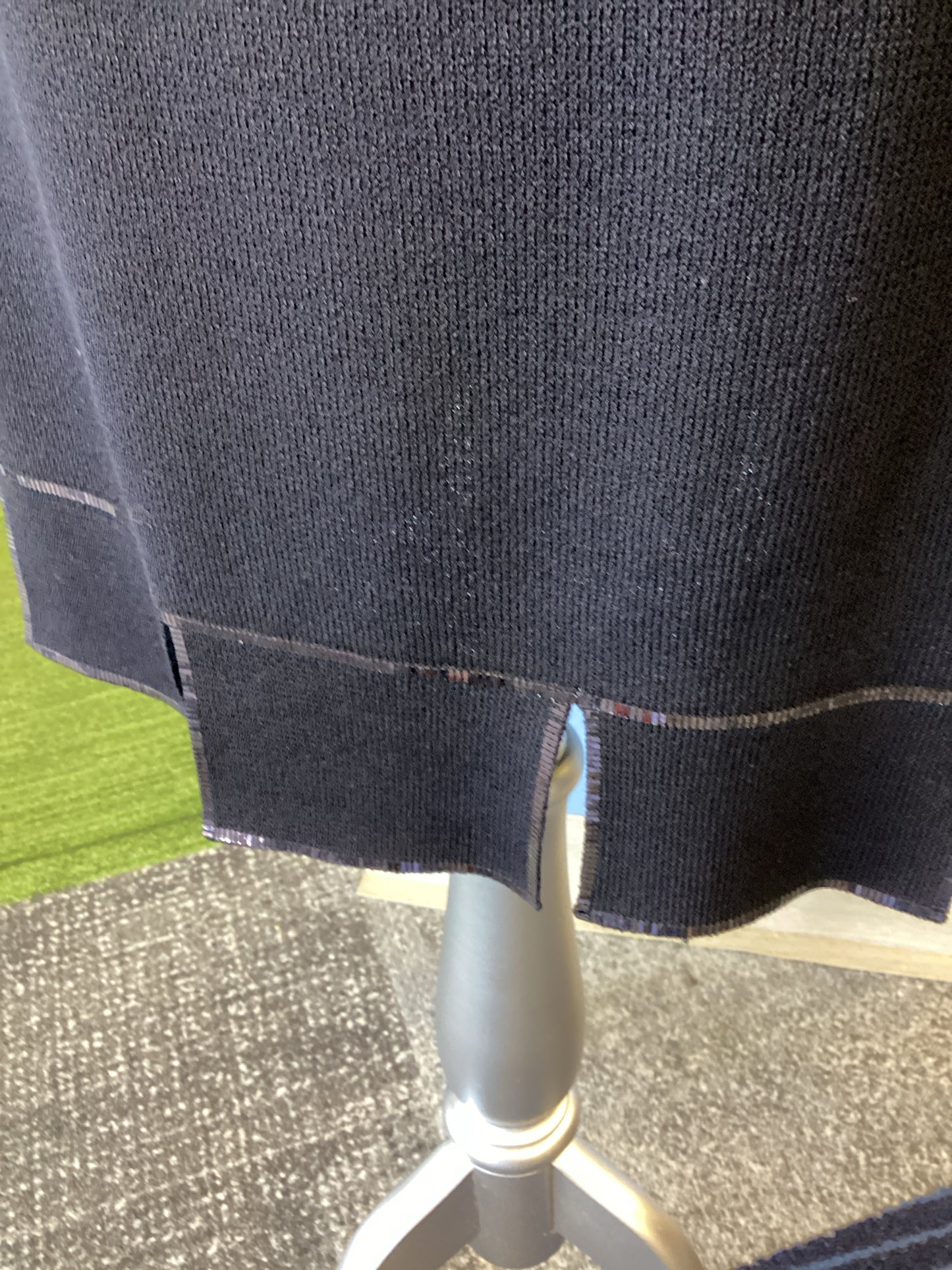 St. John Size 8 Black Skirt